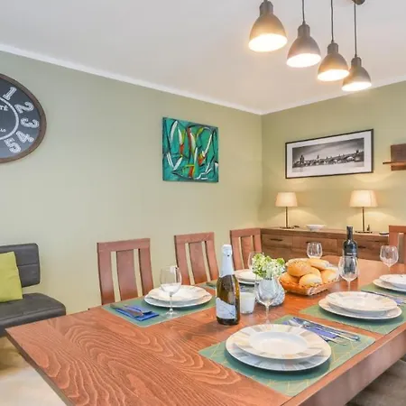 Martin - Fast Wifi, Near Restaurant, Fenced Yard, Pavilion, Center Of Village