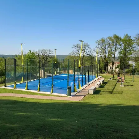 Villa Martin - Fenced Yard, Stone Bbq & Pavilion - Village Centre