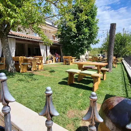 Martin - Countryside Retreat With Pool & Pavilion Villa *