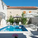 Vila Martin - Countryside Retreat With Pool & Pavilion Kringa