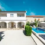 Vila Martin - Countryside Retreat With Pool & Pavilion *