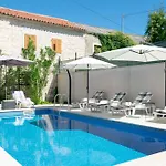 Martin - Countryside Retreat With Pool & Pavilion *