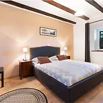 Martin - Countryside Retreat With Pool & Pavilion Kringa