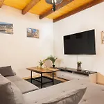 Martin - Countryside Retreat With Pool & Pavilion Vila