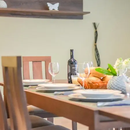 Martin - Fast Wifi, Near Restaurant, Fenced Yard, Pavilion, Center Of Village Villa Kringa