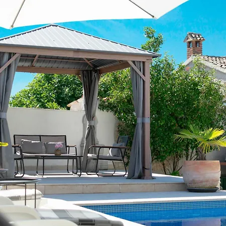 Vila Martin - Countryside Retreat With Pool & Pavilion *