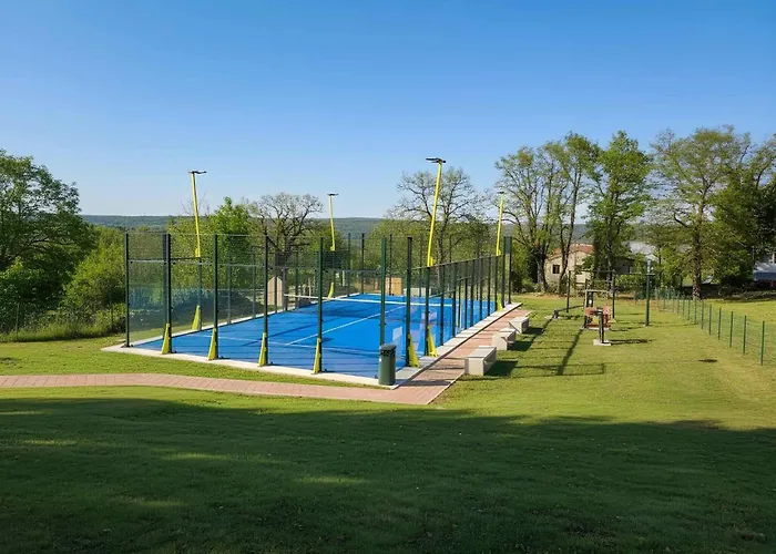 Martin - Countryside Retreat With Pool & Pavilion